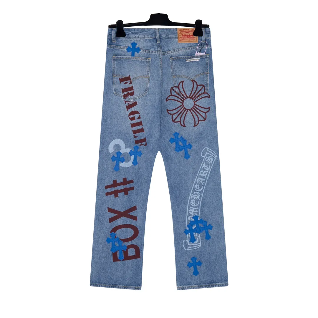 P250 [next day] Chrome Hearts | 24SS CH Chrome Hearts Cross Sanskrit Limited Edition Graffiti Printed Leather Jeans - Chrome Hearts' most popular pants, la la la. Made of beaded canvas fabric, heavy washing makes the upper body of the fabric more textured, and the pants are tall and straight! The three-dimensional cutting of the whole trousers is a masterpiece! The hardware is customized by zp. The beaded canvas fabric is thick and soft after being washed. It has good breathability. Customized small leather label. Unique design. The details are simple and elegant, and the workmanship is exquisite. The whole trousers are neatly routed and the details are in place! It’s so cool that both men and women can easily control the genderless trend!  Color: blue Size: 28 30 32 34 Corresponding sizes s-xl are available and shipped in seconds. Detailed sizes can be found in Figure 9